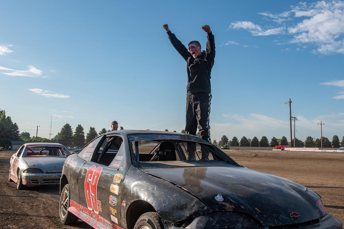 ZENZ SWEEPS AT DACOTAH SPEEDWAY