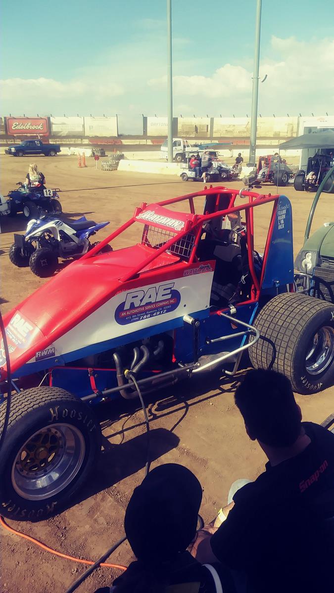 Great day for Sprint Car racing in Perris,CA June 29,2019