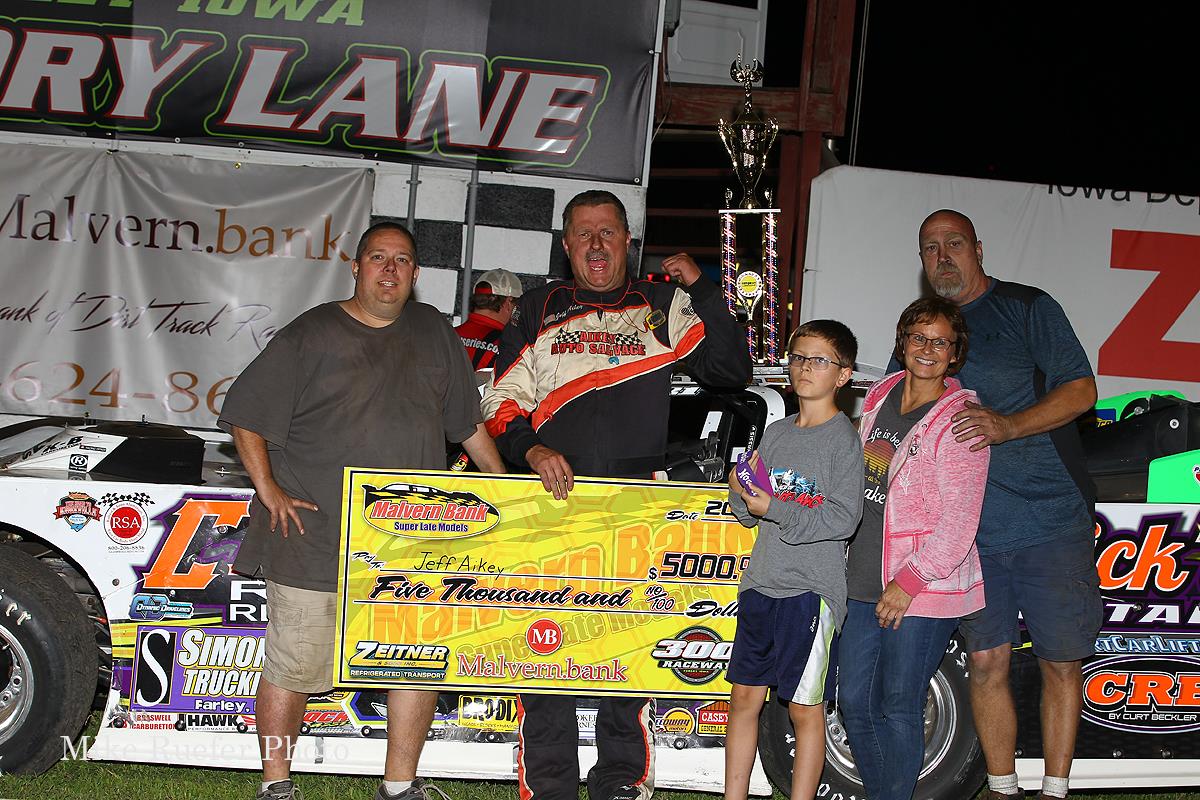 Aikey takes Yankee Dirt Track Classic opener