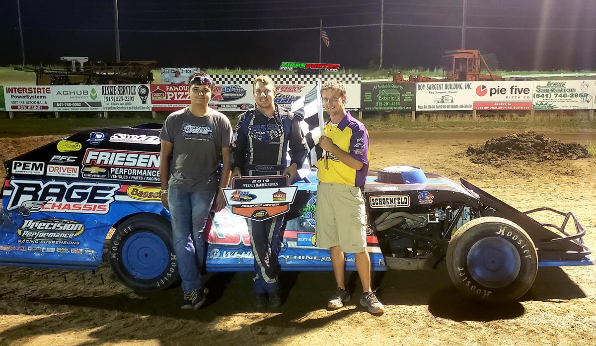 Marriott Tames Stout Modified Field
