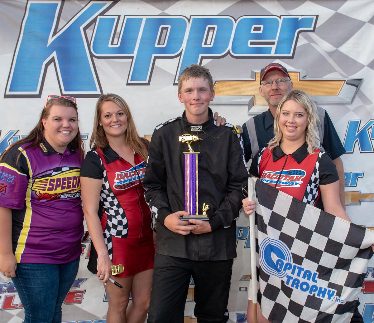 Zenz Returns to Dacotah Speedway Victory Lane