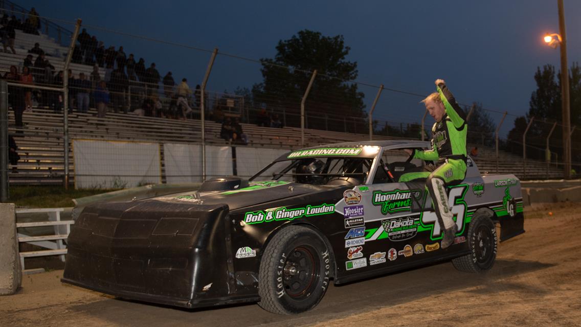 CARTER EDGES CARTER AT THE FINISH LINE