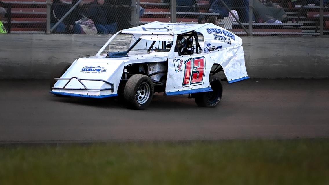 IMCA Modifieds Sizzle Season Opener at Willamette Speedway