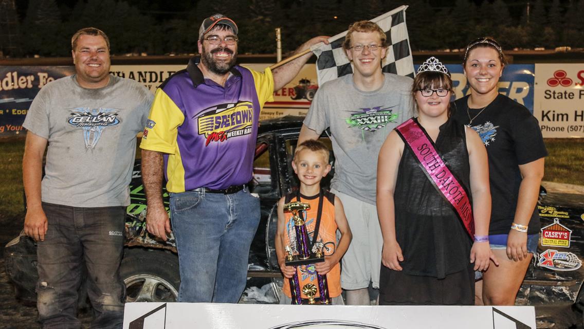 Racing Action at Murray County Speedway
