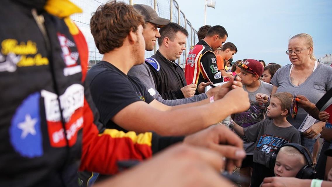 Super Late Model double features highlight Autograph night