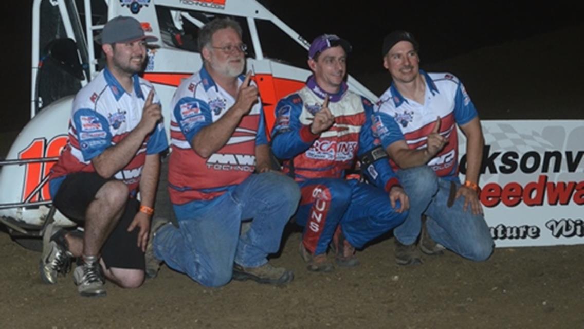 Patrick Bruns Wins D II Midgets at Jacksonville Speedway