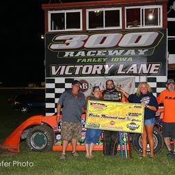 Justin Kay wins Yankee Dirt Track Classic